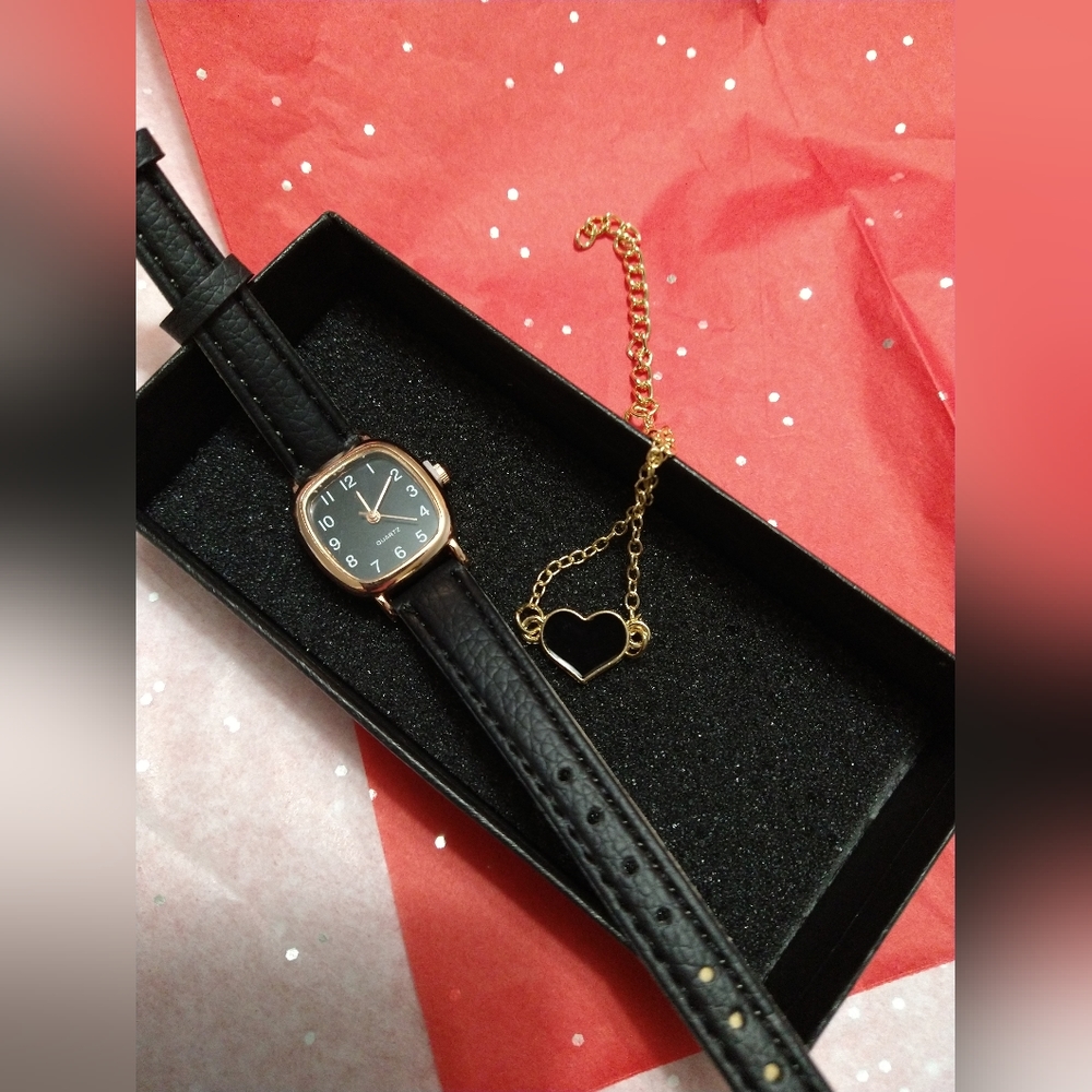 #19 Women's Quartz Watch & Heart Bracelet Gift Set - Picture 7 of 11